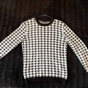 Houndstooth Sweater Black and White Medium